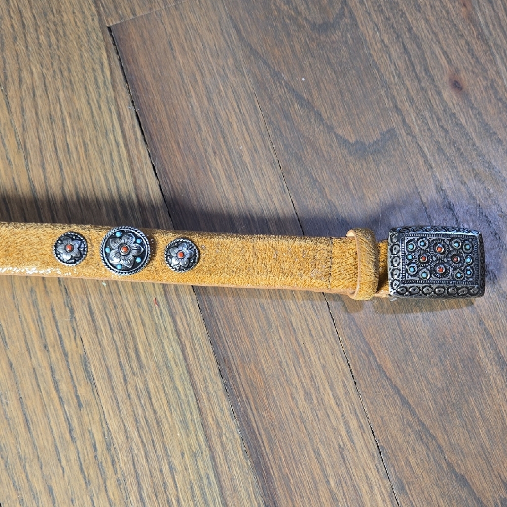 Vintage Style Tan Belt with Ornate Buckle